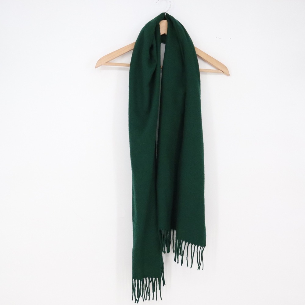 Unbranded Scarf Unisex One Size Solid Green Fringe Soft Knit Excellent